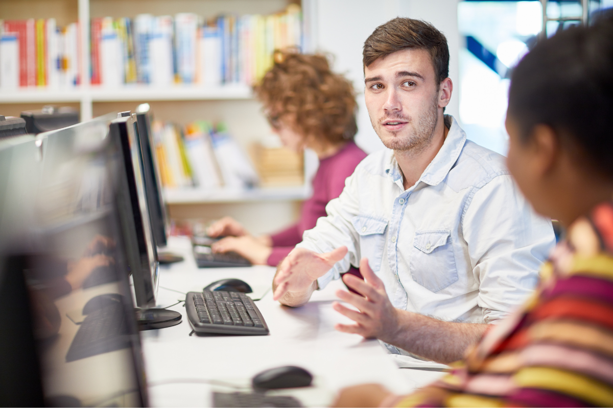 5 Benefits of Using HR Software for Enrollment Season